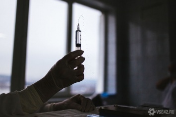 Российские ученые начали испытывать двойную вакцину от гриппа и COVID-19 на животных