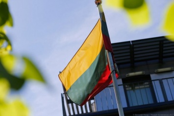 Власти Литвы вводят в стране всеобщий карантин из-за роста заболеваемости COVID