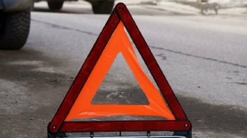 На крымской трассе легковушка сбила трех человек на "зебре": двое погибли