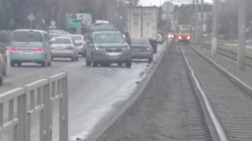 Из-за ДТП в Барнауле образовалась пробка