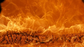 Пожар унес жизни двух людей в алтайском селе