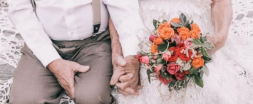 В Калуге вышла замуж 75-летняя невеста