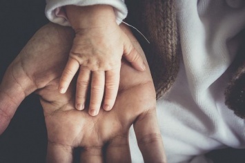 51-летняя американка родила собственную внучку