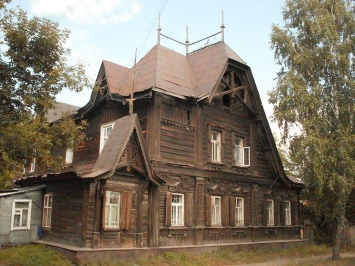 Мэрия Барнаула решила забрать у «безответственных» собственников разрушающийся дом-памятник
