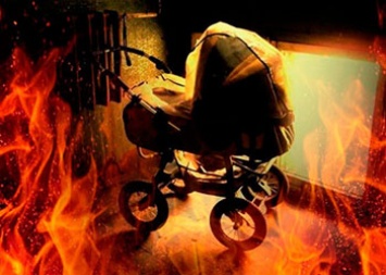 Амурчанин поджег детскую коляску в подъезде и угрожал девушке убийством