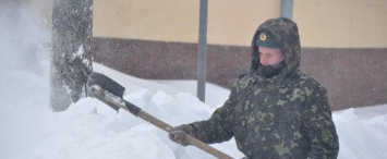 В Калуге для уборки снега хотят привлечь военных
