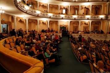 Драмтеатр готов заплатить 7,6 млн рублей за обновление текстиля в зрительном зале