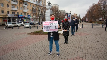 «Мест на кладбище не хватит!» Белгородские коммунисты протестуют против урезания бюджета на социалку