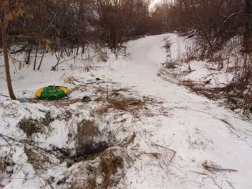 Ребенок во время катания с горки провалился в глубокий колодец в Новокузнецке
