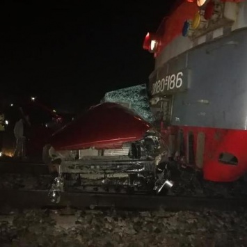 Четыре кузбассовца погибли под поездом на Кубани