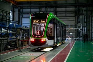 В мэрии уточнили, когда в Калининград для испытаний доставят новый трамвай
