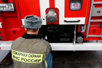 В Калининграде ночью сгорели два рядом стоящих автомобиля