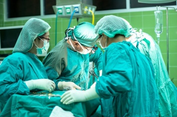 Медики из Гонконга закормили пациента до смерти через легкое