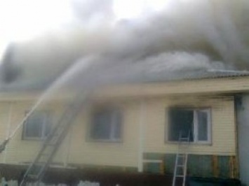 В Югре в результате пожара в жилом доме погибли 3 человека. Прокуратура проводит проверку