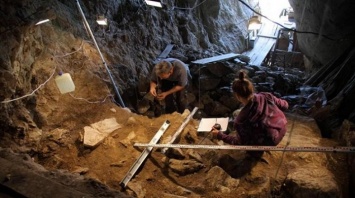 На Алтае обнаружили две неизвестные пещеры неандертальцев