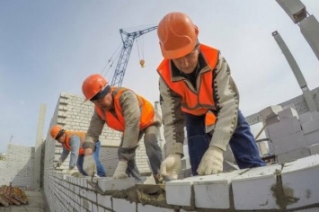 5 тысяч рабочих не хватает на стройках Крыма