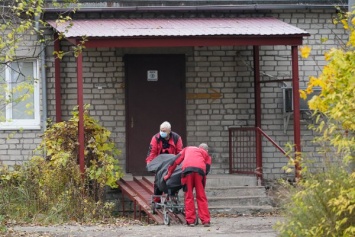 В России за неделю от коронавируса умерло больше людей, чем за весь сентябрь