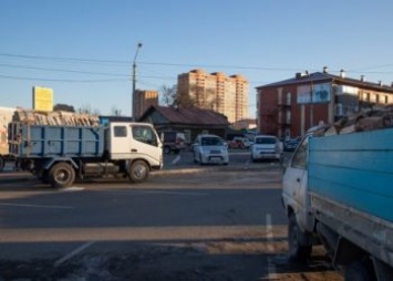Парковку возле ВДНХ в Благовещенске закроют для тяжелых грузовиков