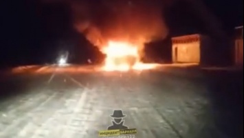 На алтайской трассе полностью сгорел автобус