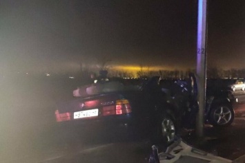 В Белгородской области после ДТП из поврежденного авто спасали женщину