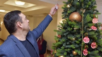 Депутаты АКЗС помогут исполнить новогодние желания детей
