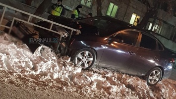 Toyota сбила человека у Нового рынка в Барнауле