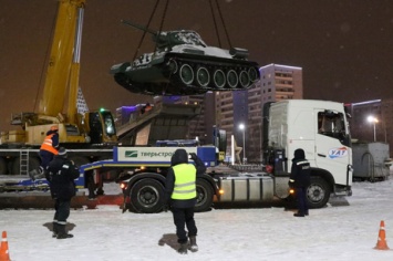 Танк Т-34 появился у кадетского училища в Кемерове