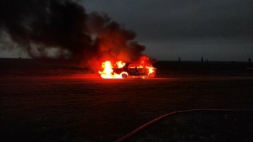 В Крыму в сгоревшей машине нашли труп