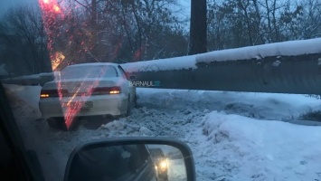Непогода спровоцировала массовое ДТП в Барнауле