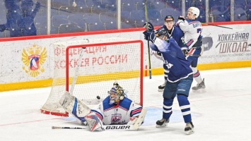 Хоккеисты «Динамо-Алтая» с футбольным счетом переиграли «Чебоксары»