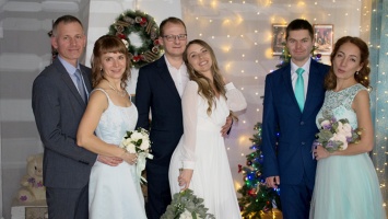 В селе Гальбштадт в День Николая Чудотворца зарегистрировали три брака с разницей в полчаса