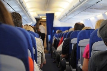 Эксперт Роспотребнадзора оценил риск заражения коронавирусом на борту самолета