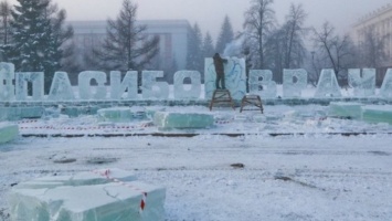 «Спасибо врачам»: в Барнауле появилась необычная скульптура