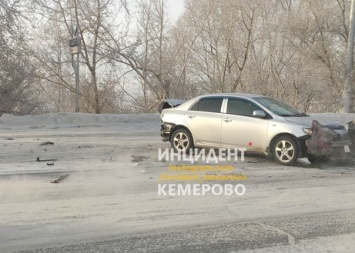 Массовое ДТП произошло на мосту в Кемерове: собралась пробка