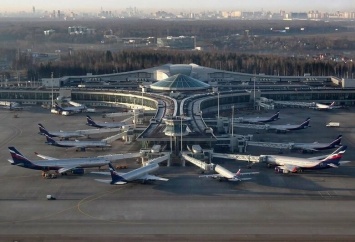 В московском Шереметьево приземлился самолет из Симферополя с трещиной лобового стекла
