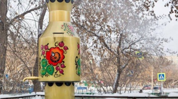 Расписной самовар установили на теплотрассе Барнаула