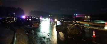 В Калужской области в массовом ДТП один человек погиб и трое пострадали