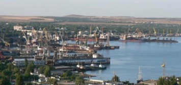 Великобритания разрешила своим судам заходить в порты Крыма и платить за услуги