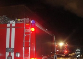 22 человека эвакуировали из горящей высотки в Благовещенске