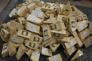 Из Калининградской области в Россию пытались вывезти 6 тонн санкционного сыра