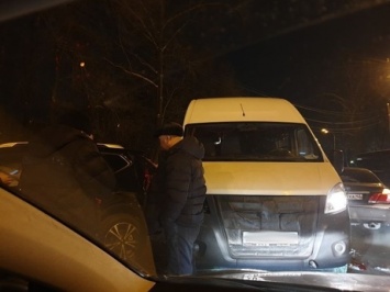 Четыре автомобиля столкнулись на пешеходном переходе в Новокузнецке