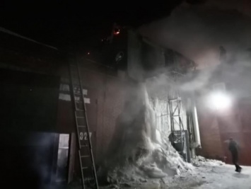Четыре человека погибли при пожаре в новосибирском гаражном комплексе
