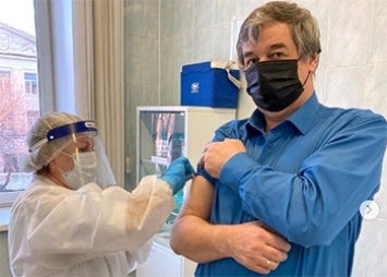 Мэр Шимановска поставил прививку от COVID -19
