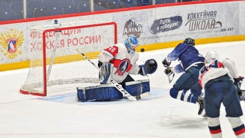 Хоккеисты «Динамо-Алтая» одержали волевые победы над «Красноярскими рысями»