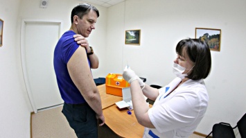 Алтайских спасателей вакцинируют от коронавируса